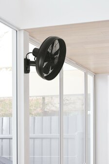 Beacon Breeze wandventilator matzwart 41 cm 213124EU opgehangen