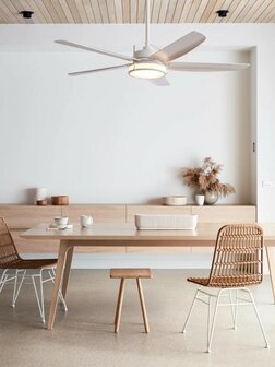 Beacon Airfusion Louisville plafondventilator licht eikenhout 158 centimeter