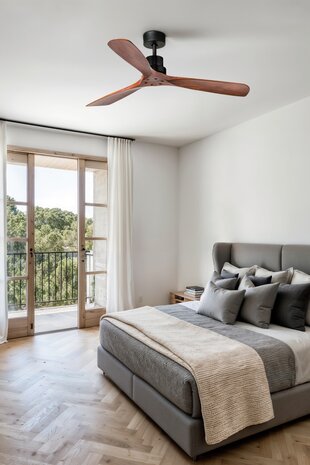 Faro Barcelona 33516DCWT Lantau L plafondventilator matzwart/walnoot met app 132 cm slaapkamer