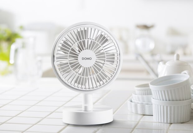 Domo DO8151 oplaadbare tafelventilator wit 15 cm op aanrecht